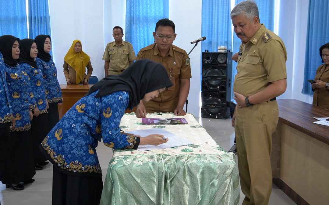 Bupati Pinrang Serahkan SK Pengangkatan Bagi 15 Orang Tenaga PPPK